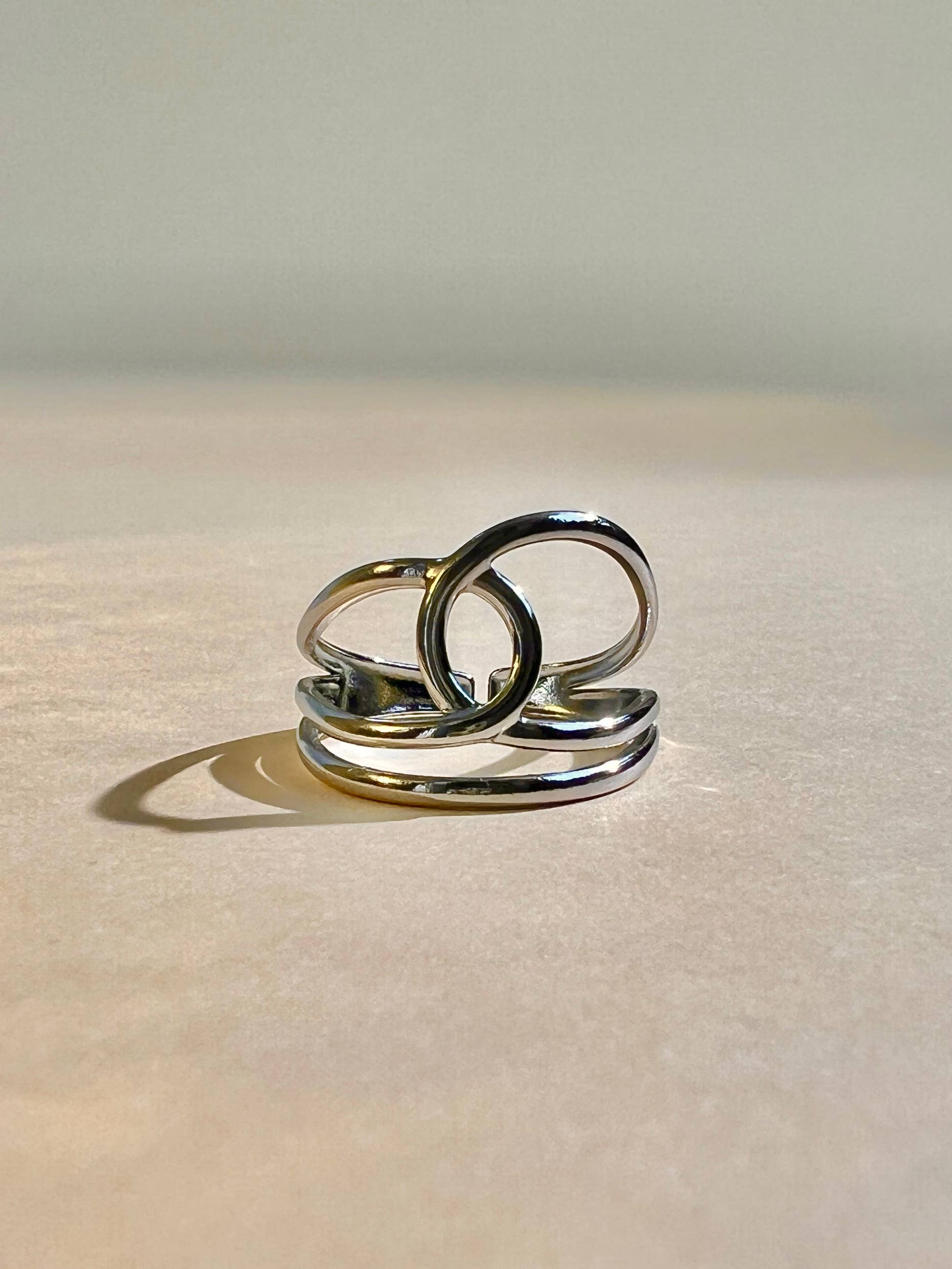 Bague en acier inoxydable design moderne en ajustable