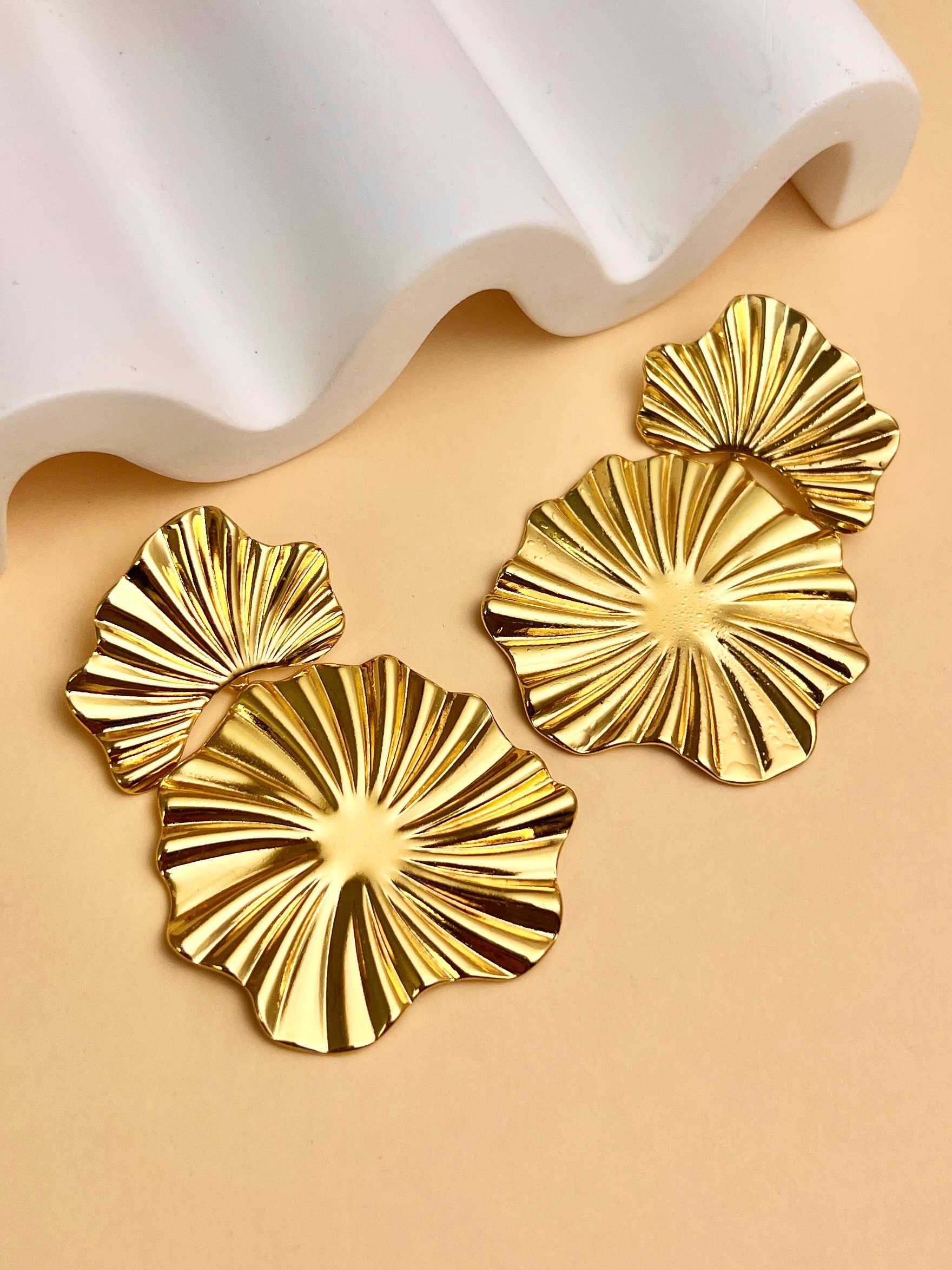 Boucle d'oreille pendante design Fleur en acier inoxydable