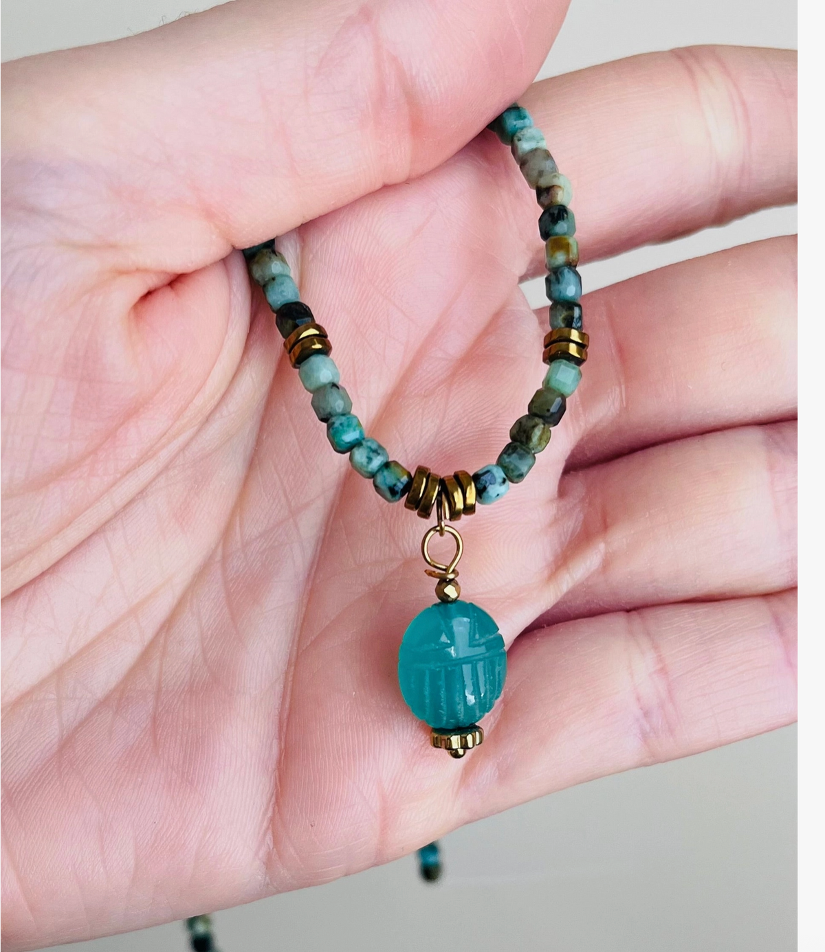 Collier amulette scarabée Onyx vert et Turquoise Africaine