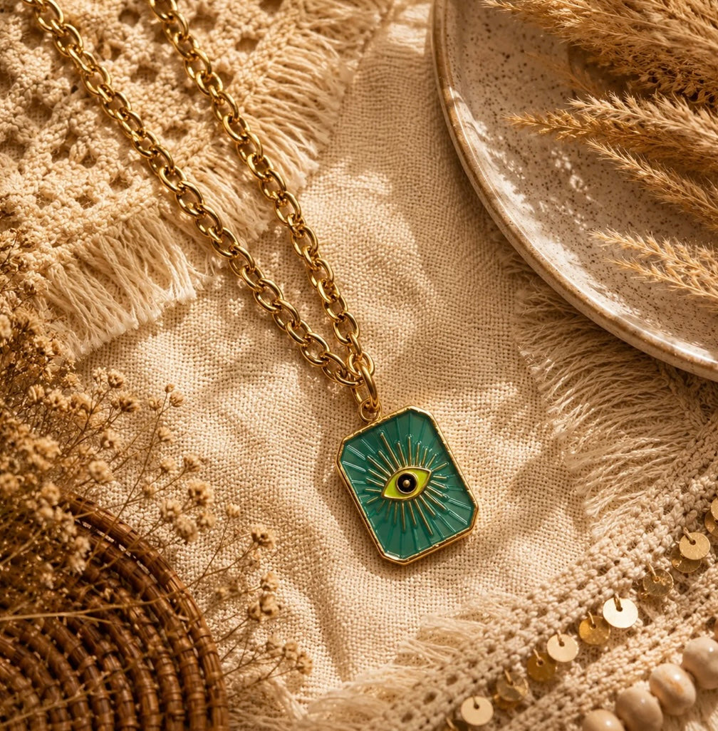 Collier Amulette émaillé doré – Bijou solaire acier inoxydable
