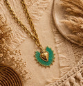 Collier Amulette émaillé doré – Bijou solaire acier inoxydable