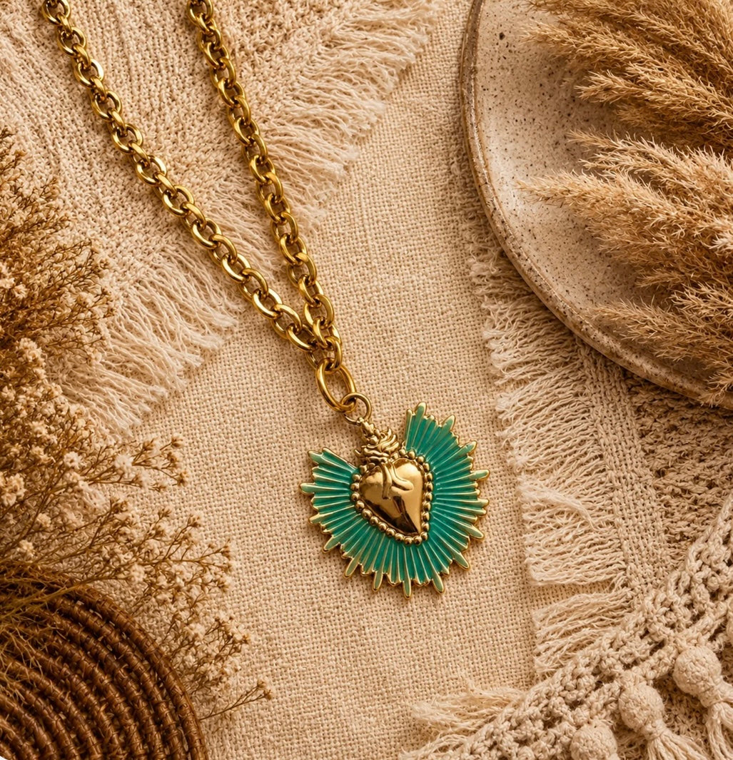 Collier Amulette émaillé doré – Bijou solaire acier inoxydable