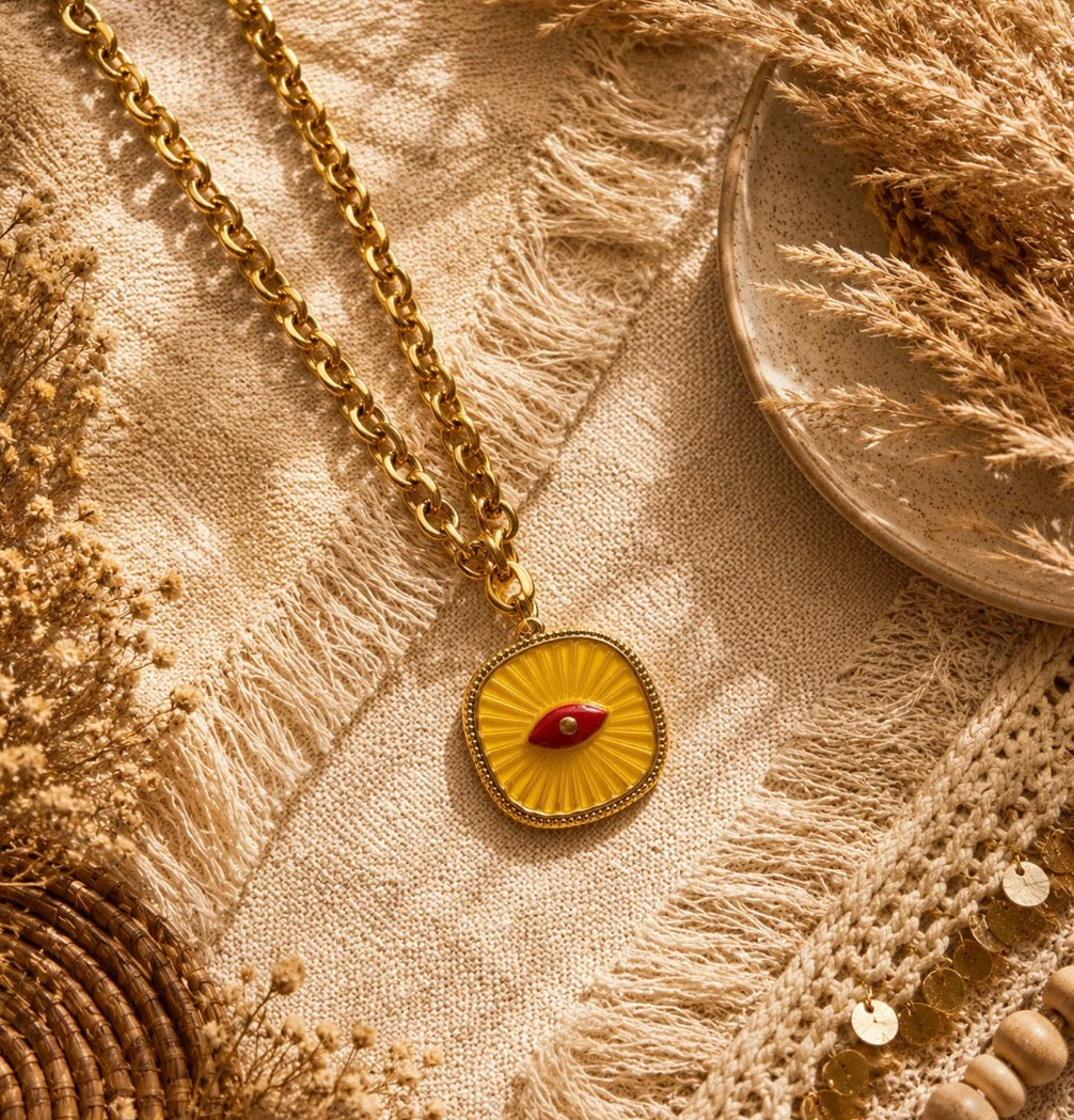 Collier Amulette émaillé doré – Bijou solaire acier inoxydable