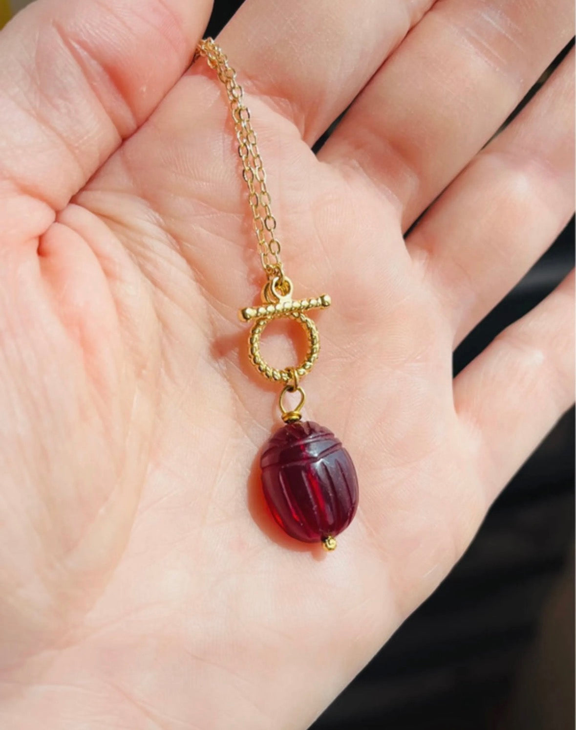 Collier talisman scarabée Grenat