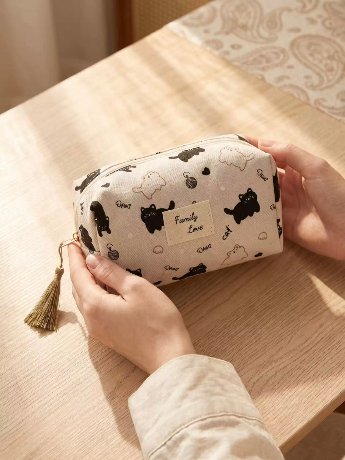 Pochette Trousse toilette 16x9x9 cm chats cœurs inscription family Love